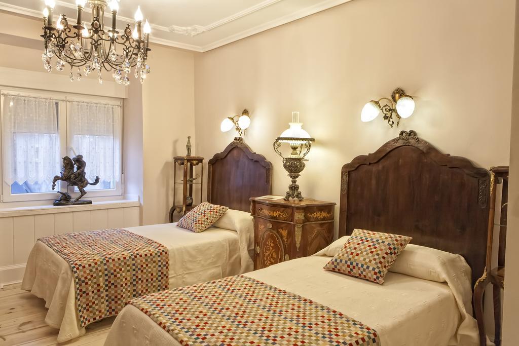 Hostal Boutique Puerta Del Sol Torrelavega Bilik gambar
