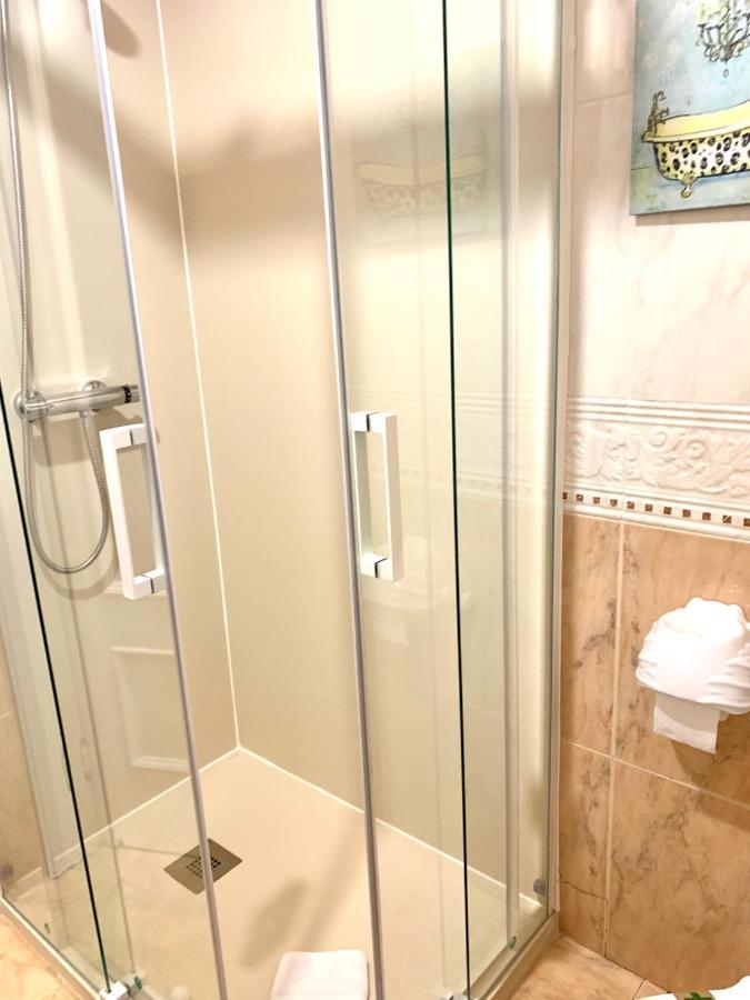 Hostal Boutique Puerta Del Sol Torrelavega Luaran gambar