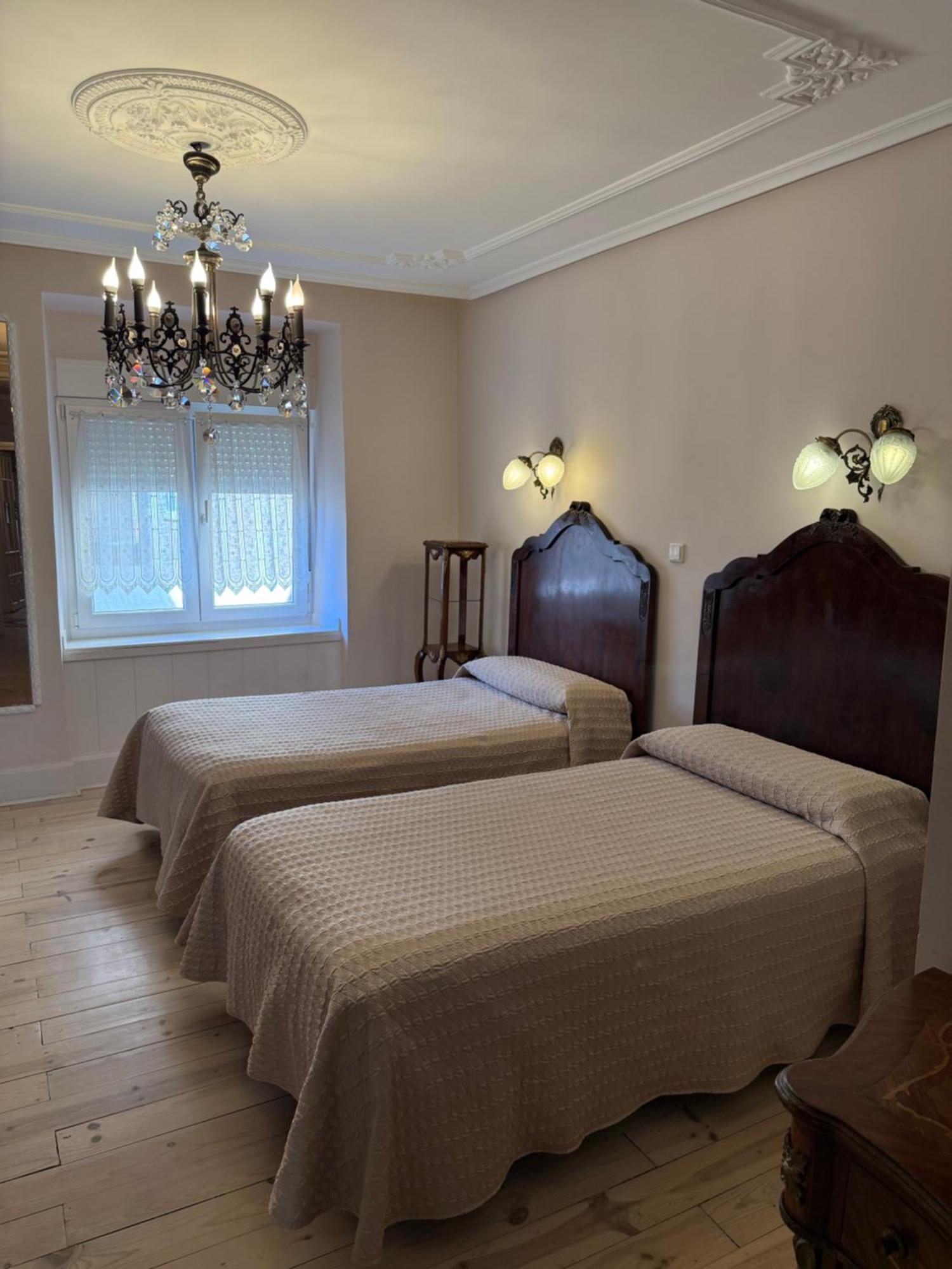 Hostal Boutique Puerta Del Sol Torrelavega Luaran gambar