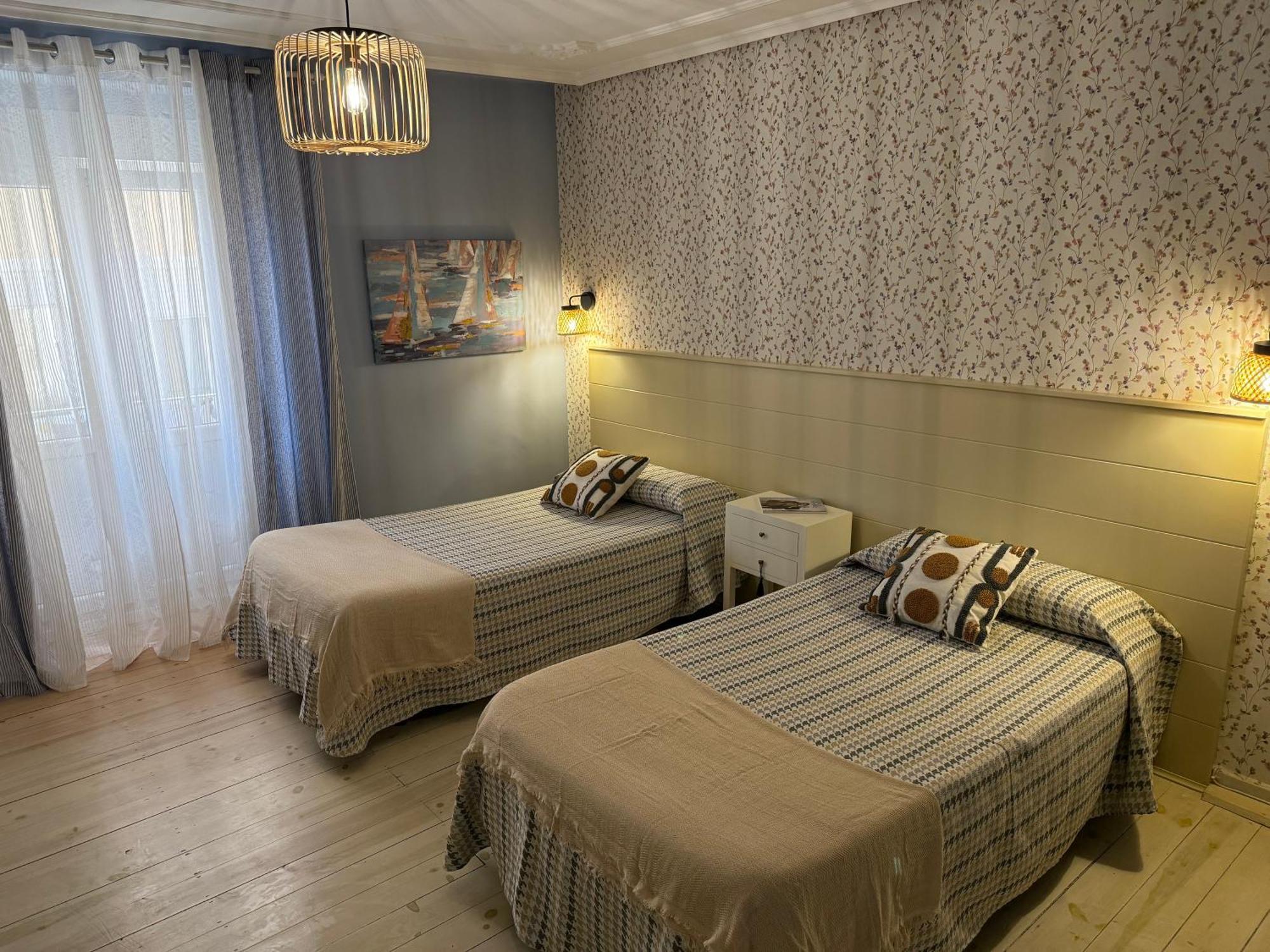 Hostal Boutique Puerta Del Sol Torrelavega Luaran gambar