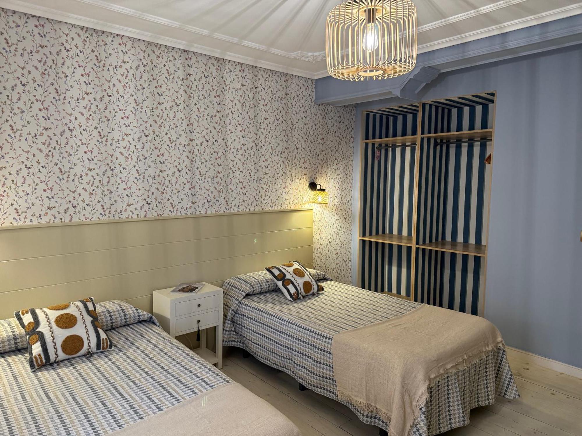 Hostal Boutique Puerta Del Sol Torrelavega Luaran gambar